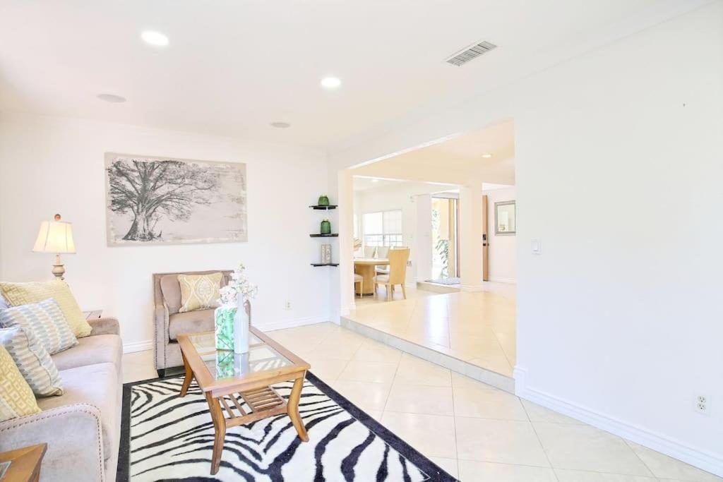 5 Rooms Villa Near Disneyland, Golf Course And Trial To Beach Santa Ana Extérieur photo